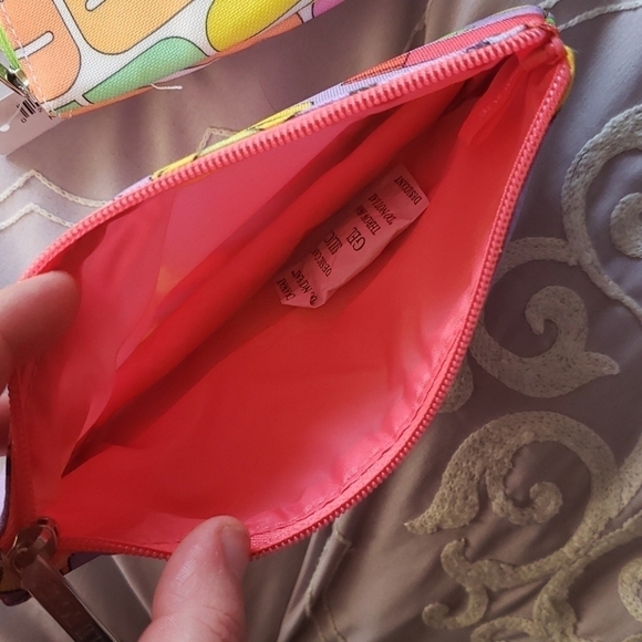 💲5 w/ purchase Misc Clinique Bags - Picture 4 of 4